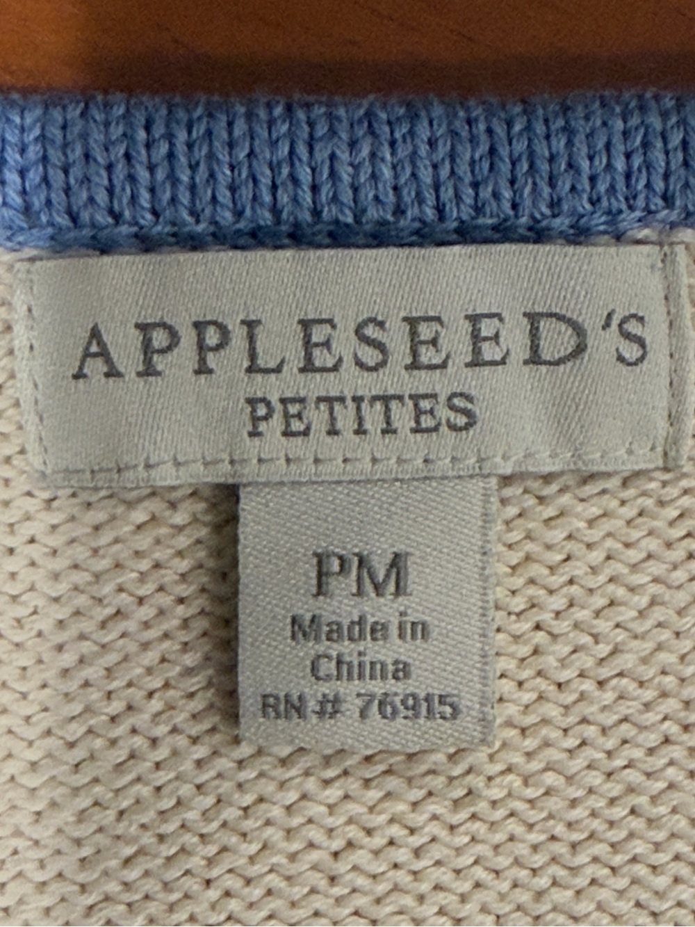 Vintage Appleseeds cotton embroidered ski zip
up cardigan size medium P - Picture 4 of 6